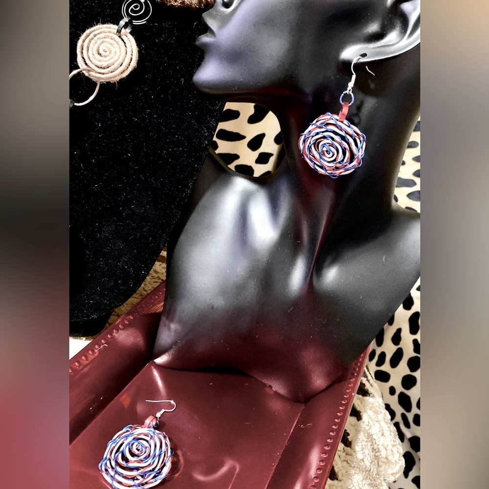 RW&B rosette drops